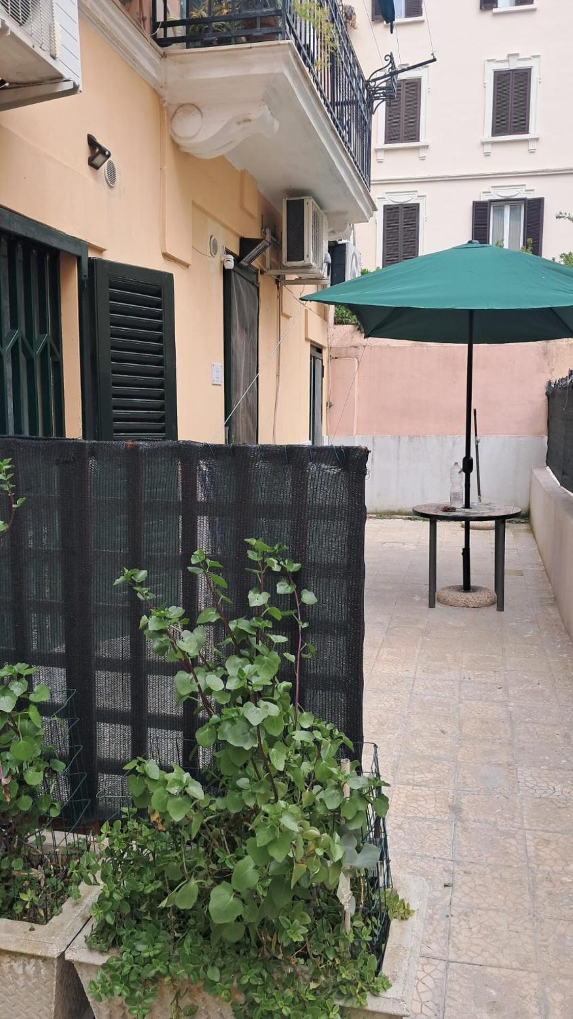 Dimoramadonnella Apartment Bari Bagian luar foto